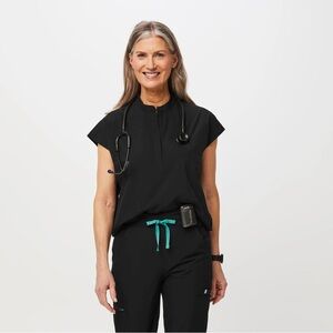 Rafaela FreeX Scrub Top